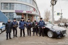 ГК «Автоимпорт» совместно с сотрудниками ГИБДД поздравили с праздником 8 марта женщин за рулём