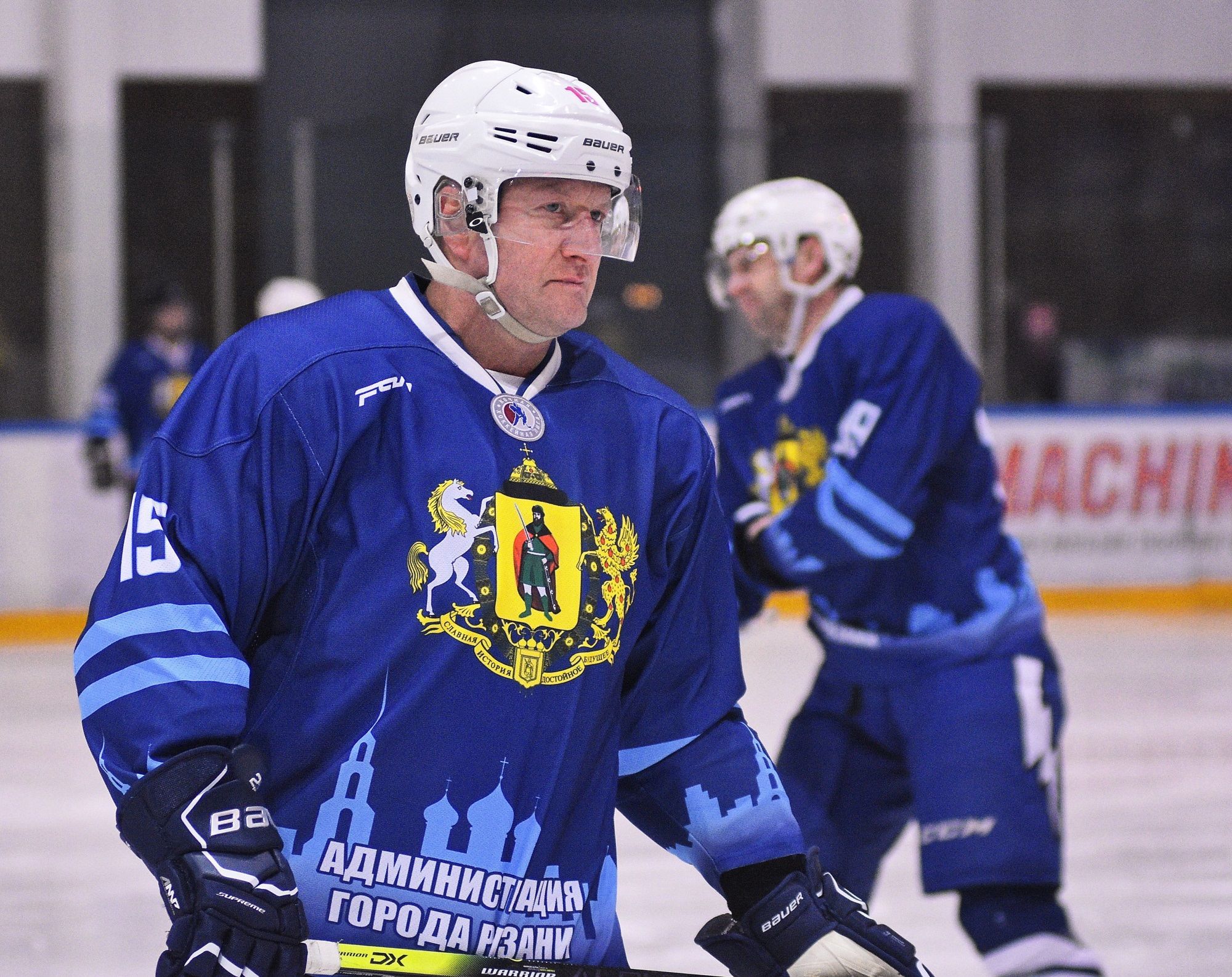 В честь дня рождения регионального представителя НХЛ Олега Смирнова в Рязани провели хоккейный матч