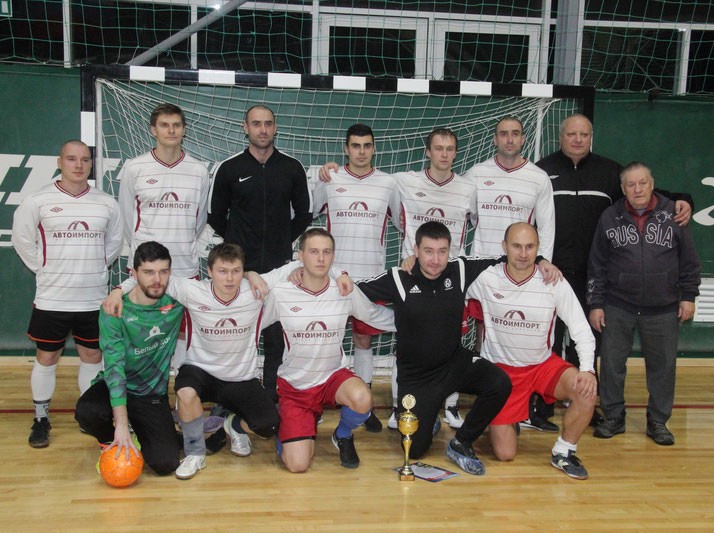 Второй год подряд футбольная команда "Автоимпорт" побеждает в самом престижном областном мини-футбольном турнире памяти братьев Артемьевых!
